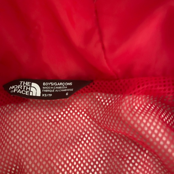 Boys North face rain jacket with lining - Picture 3 of 5